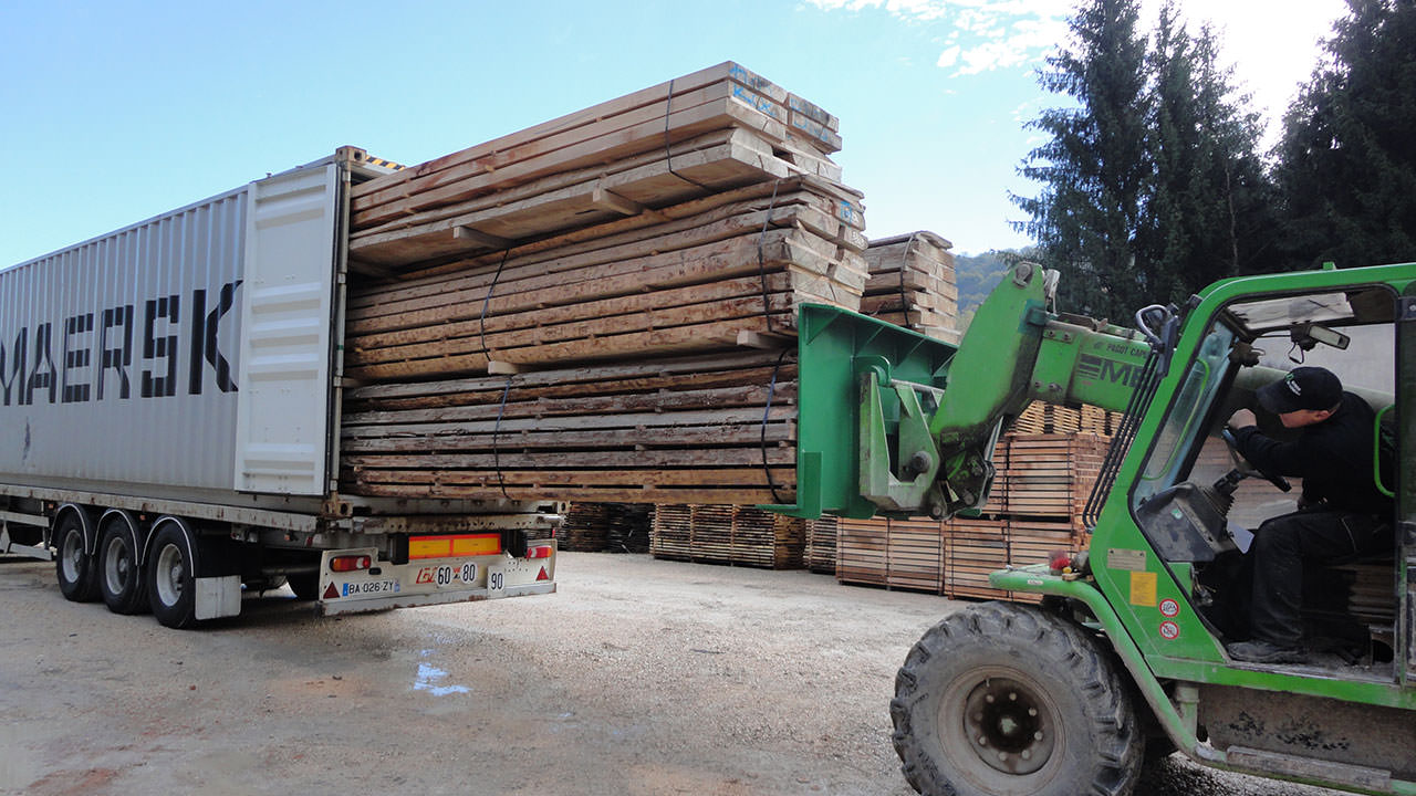 chargement-container-scierie